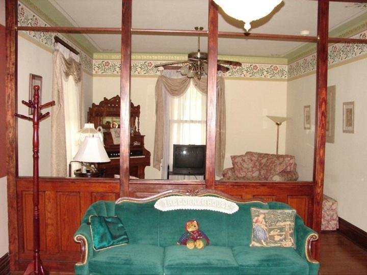 The Corner House Bed & Breakfast Nicholasville Exterior photo